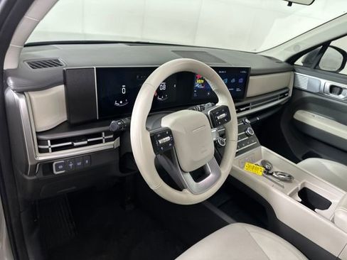 Used 2024 Hyundai Santa Fe SE image 13
