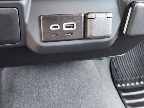 Used 2024 Chevrolet Silverado 1500 Custom RWD image 16