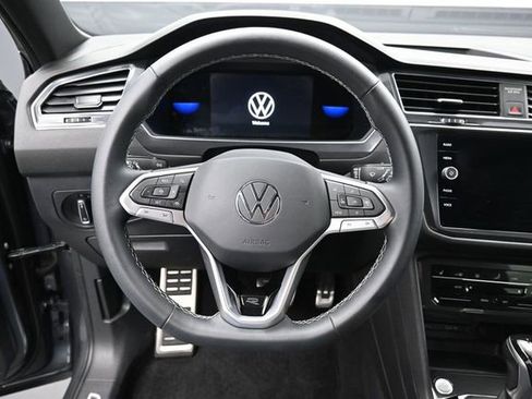 Used 2023 Volkswagen Tiguan SE R-Line FWD image 16