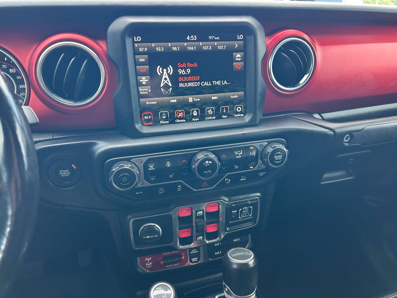 Used 2020 Jeep Gladiator Rubicon AWD/4WD image 4