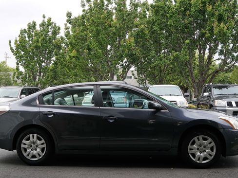 Used 2010 Nissan Altima 2.5 FWD image 10