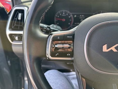 Certified 2022 Kia Sorento SX image 11