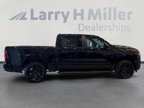 New 2026 RAM 1500 Express AWD/4WD image 5