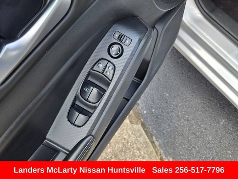 Used 2024 Nissan Altima 2.5 SV FWD image 21