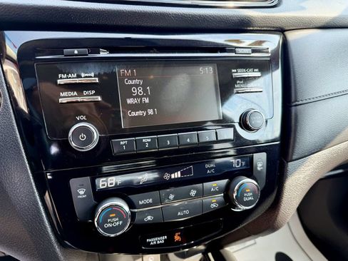 Used 2017 Nissan Rogue SV AWD/4WD image 14