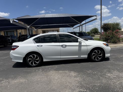 Used 2016 Honda Accord EX-L image 8