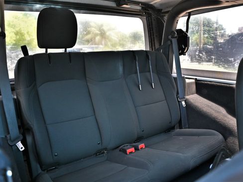 Used 2021 Jeep Wrangler Sport AWD/4WD image 12