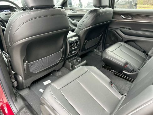 New 2025 Jeep Grand Cherokee L Limited w/ Black Appearance Package image 24