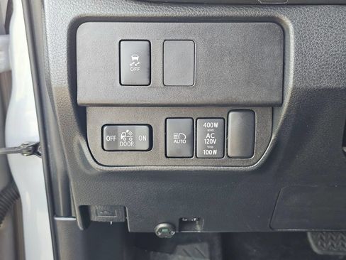 Used 2021 Toyota Tacoma TRD Off-Road AWD/4WD image 24