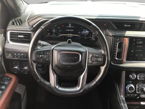 Certified 2023 GMC Yukon Denali Ultimate AWD/4WD image 10