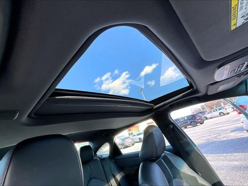 Used 2019 Toyota Avalon Touring image 13