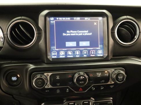 Used 2021 Jeep Wrangler Unlimited Sahara AWD/4WD image 11