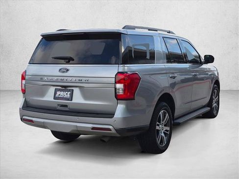 Used 2024 Ford Expedition XLT RWD image 5