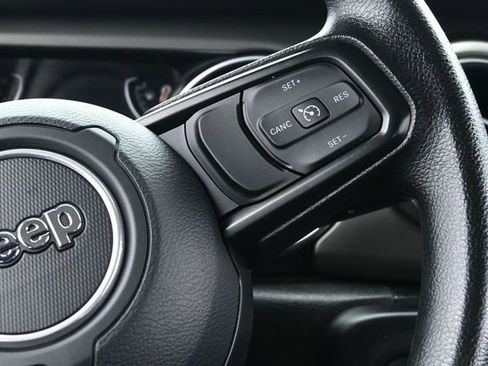 Used 2022 Jeep Gladiator Sport AWD/4WD image 29