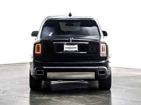 Used 2024 Rolls-Royce Cullinan image 4