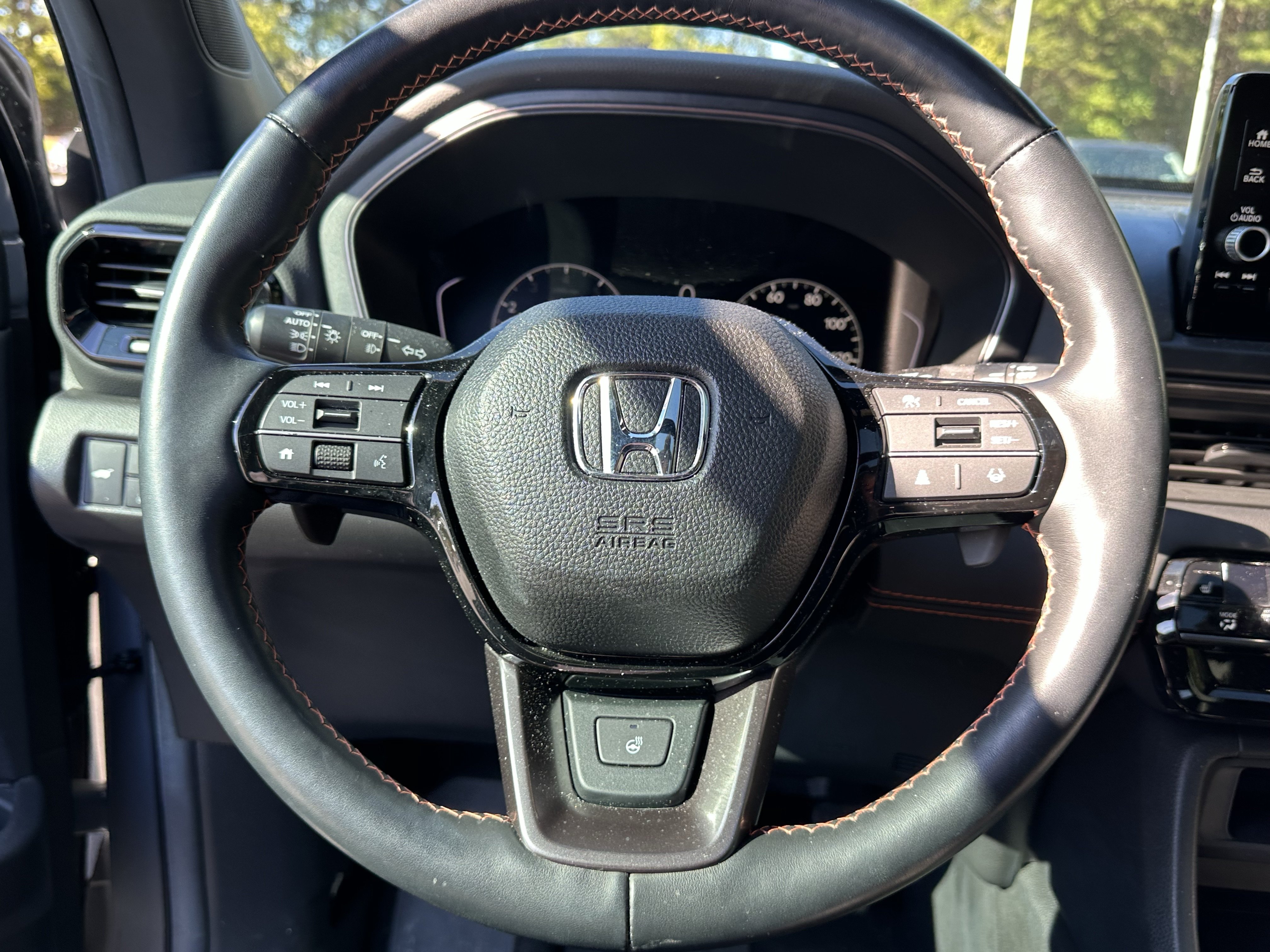 Used 2024 Honda Pilot TrailSport image 6