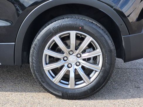 Used 2022 Cadillac XT4 Premium Luxury w/ Enhanced Visibility Package FWD image 14
