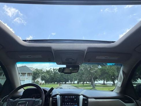 Used 2019 GMC Yukon XL SLT w/ Open Road Package RWD image 22