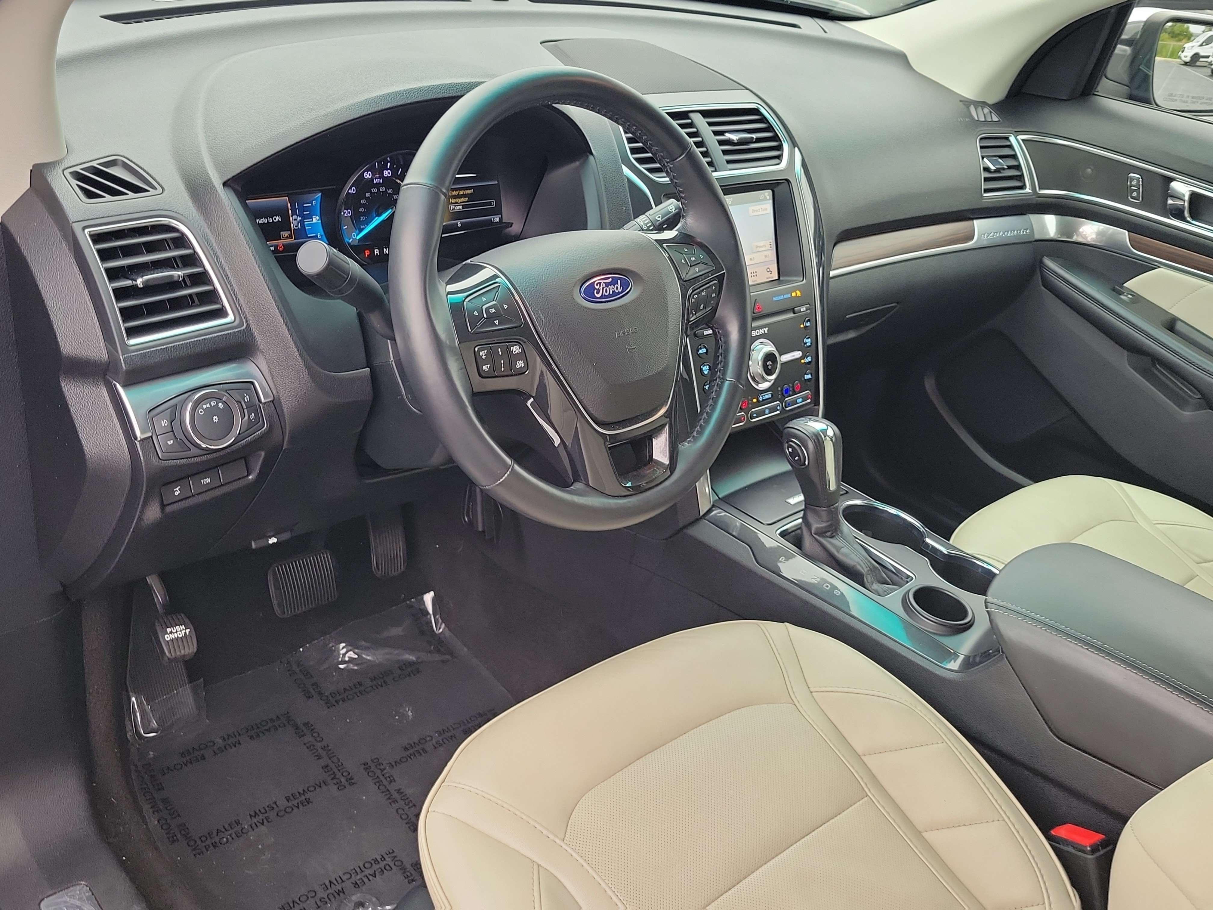 Used 2019 Ford Explorer Limited w/ Limited Luxury Package FWD image 22