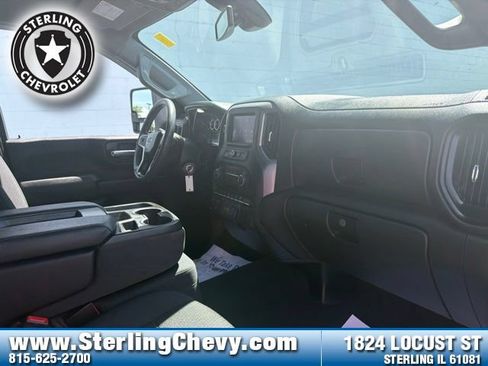 Used 2021 Chevrolet Silverado 2500 Custom w/ Custom Value Package AWD/4WD image 11