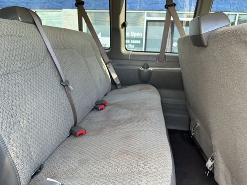 Used 2025 GMC Savana 3500 LT w/ LT Preferred Equipment Group RWD image 16