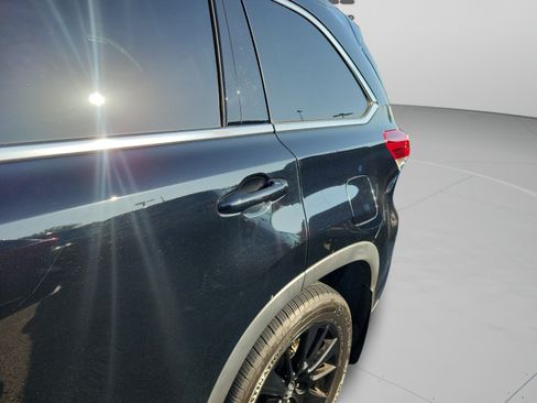 Used 2019 Toyota Highlander SE AWD/4WD image 27