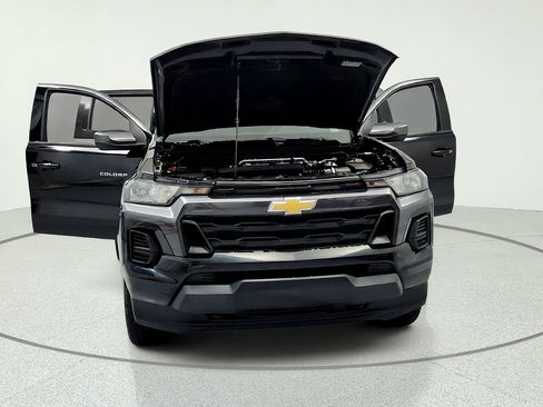 Used 2023 Chevrolet Colorado LT AWD/4WD image 15