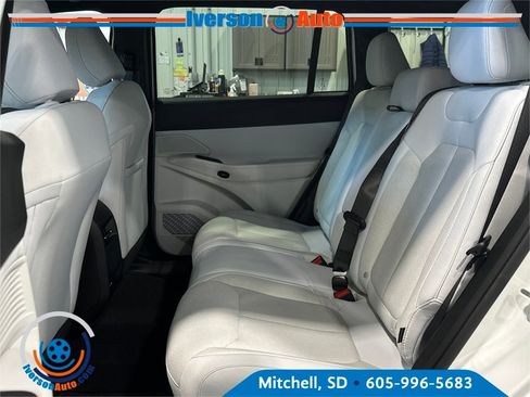 New 2026 Jeep Cherokee Laredo image 26