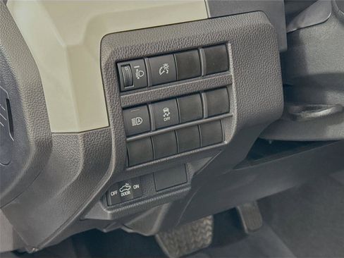 Certified 2024 Toyota Tacoma TRD Off-Road AWD/4WD image 14