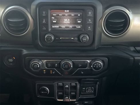 Used 2018 Jeep Wrangler Unlimited Sport S image 13