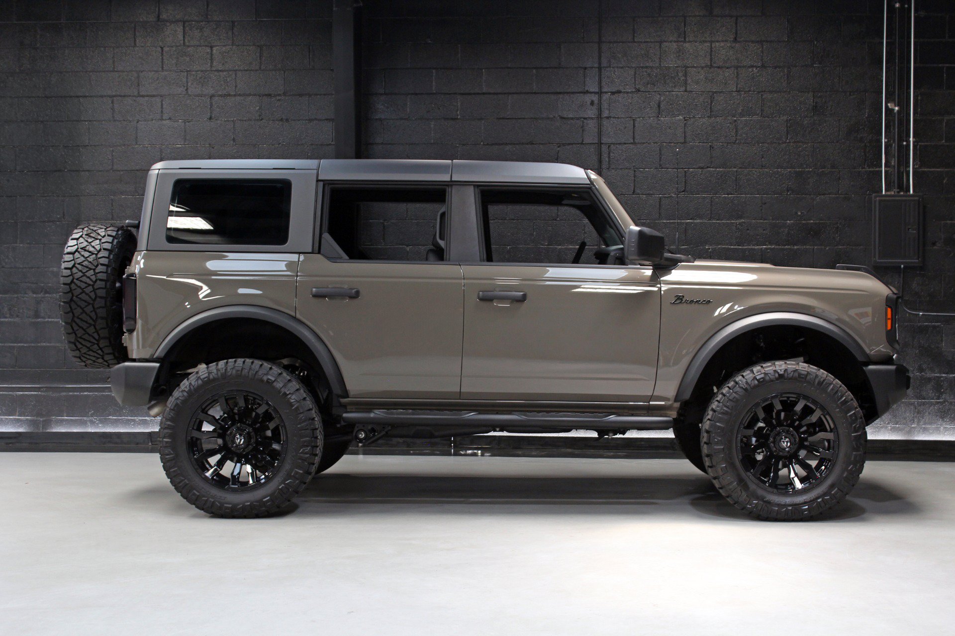 Used 2025 Ford Bronco 4-Door AWD/4WD image 79