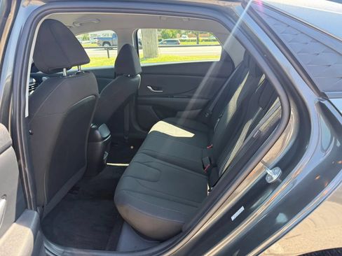 Used 2024 Hyundai Elantra SEL FWD image 10