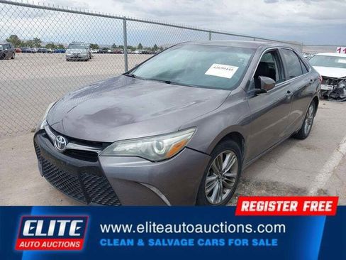Used 2017 Toyota Camry SE image 4