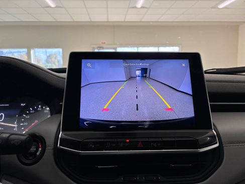 Used 2023 Jeep Compass Limited w/ Sun and Sound Group image 39