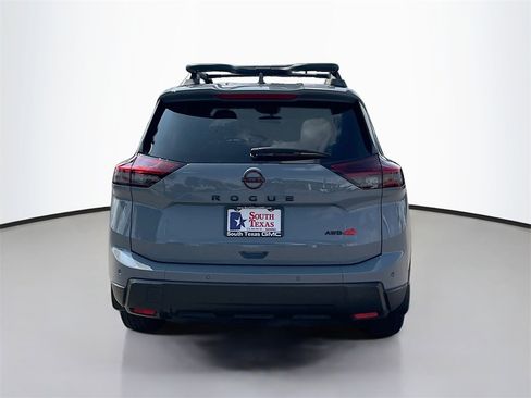 Used 2025 Nissan Rogue SV image 6