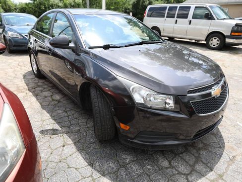 Used 2014 Chevrolet Cruze LT FWD image 4