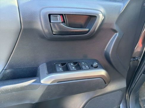 Used 2023 Toyota Tacoma 4x4 Double Cab image 19