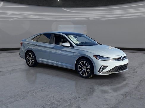 New 2025 Volkswagen Jetta SE image 2