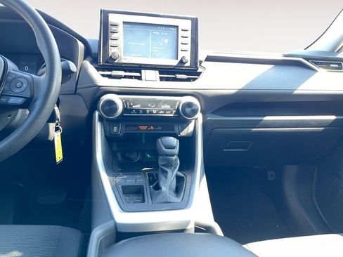 Used 2021 Toyota RAV4 LE w/ Carpet Mat Package (TMS) image 11