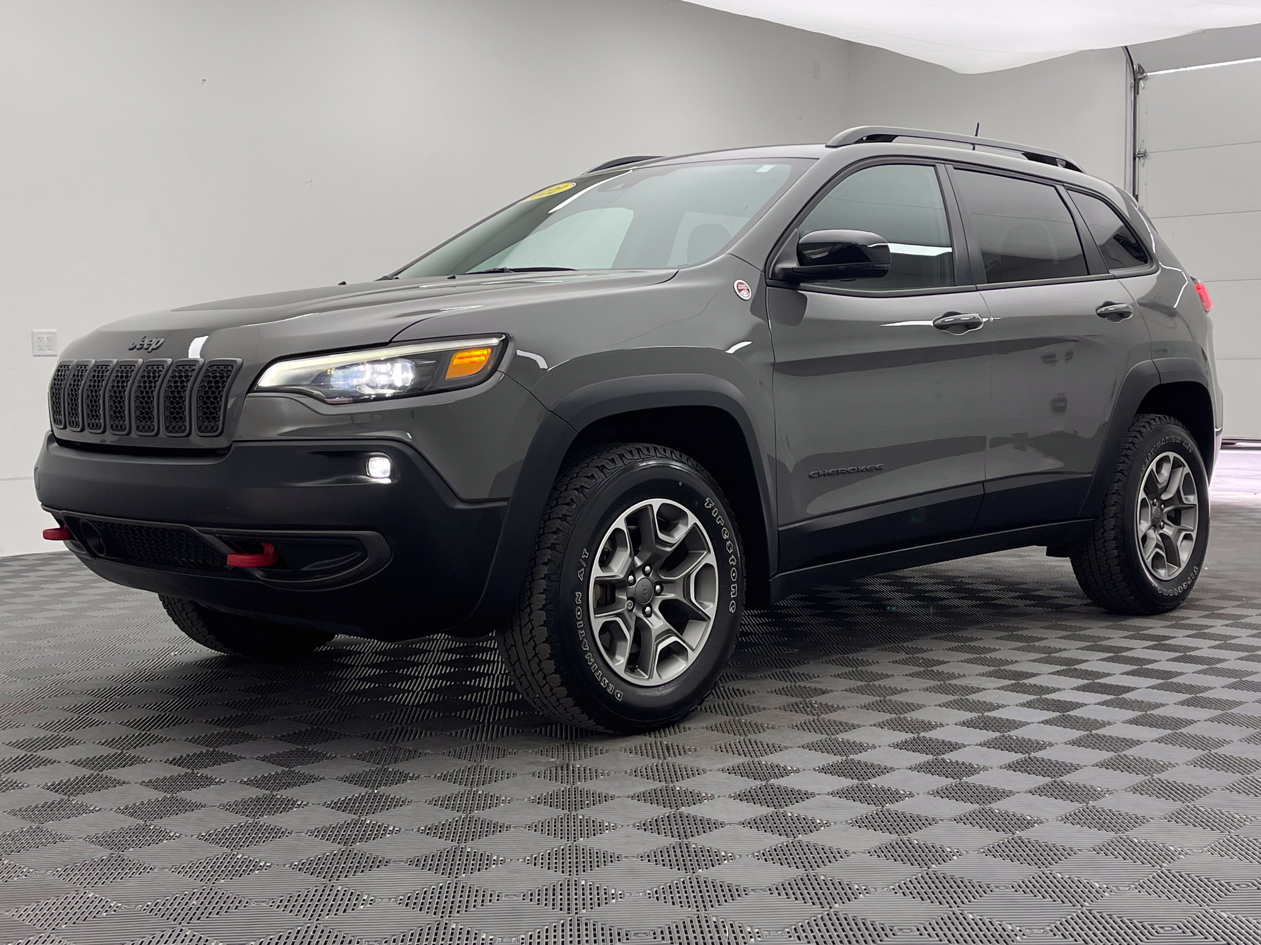 Used 2022 Jeep Cherokee Trailhawk w/ Premium Leather Package AWD/4WD image 2