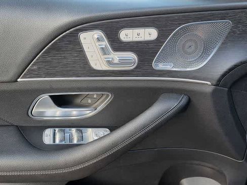 Used 2025 Mercedes-Benz GLS 450 4MATIC image 13