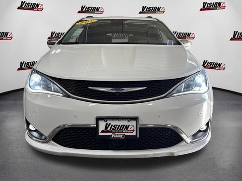 Used 2019 Chrysler Pacifica Limited FWD image 8
