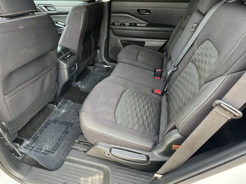 Used 2024 Nissan Pathfinder SV AWD/4WD image 24