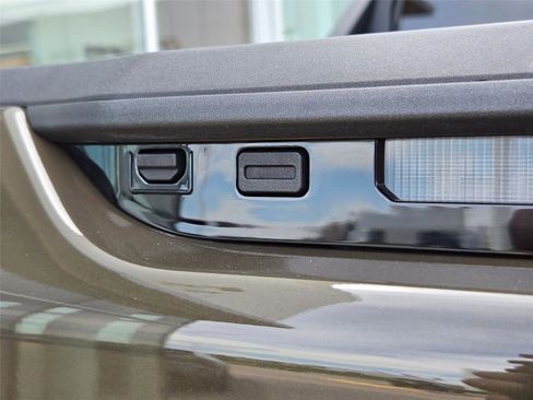 Used 2024 GMC Hummer EV 2X w/ LPO, Illumination Package AWD/4WD image 33