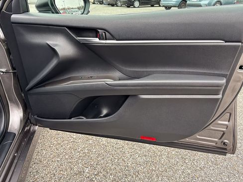 Used 2022 Toyota Camry LE image 35