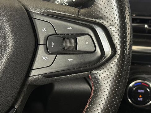 Used 2024 Chevrolet Trax RS FWD image 27