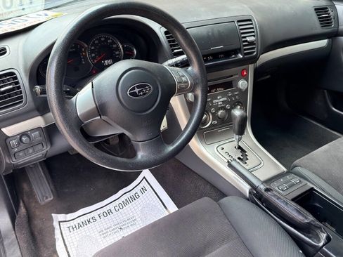 Used 2008 Subaru Outback 2.5i L.L. Bean AWD/4WD image 9