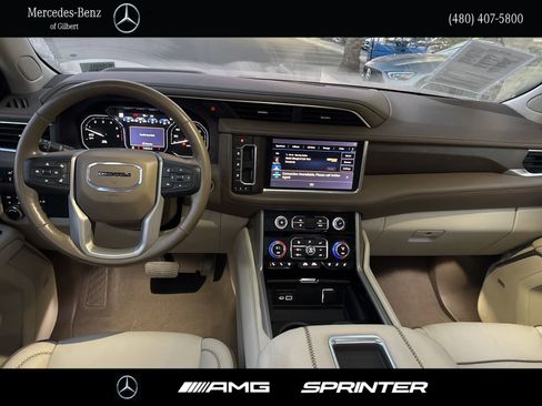 Used 2021 GMC Yukon XL Denali w/ Denali Premium Package image 25