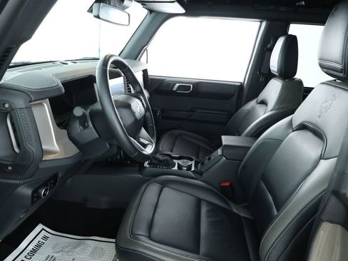 Used 2025 Ford Bronco Outer Banks image 18