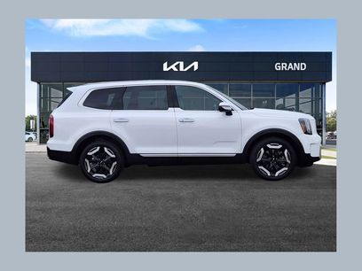 Used 2024 Kia Telluride S w/ S Sunroof Package